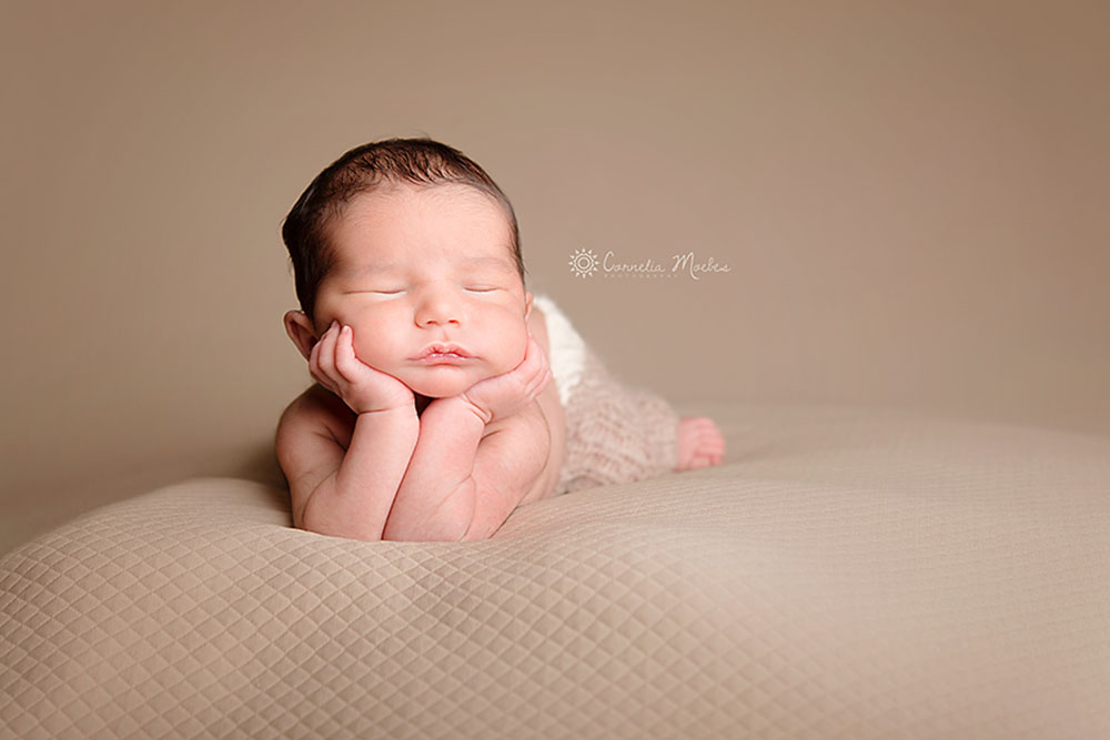 Neugeborenenfotografie-Neugeborenenfotos-Babyfotografie-Babyfotos-newborn-photography-Baby-Fotoshooting-Fotografie-Zug-Zürich-Luzern-Cornelia-Moebes-Photography-L14